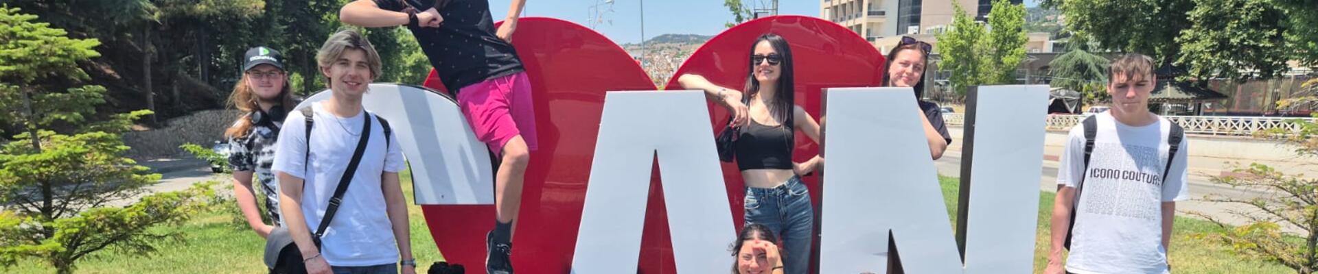 Jugendliche aus beiden Einrichtungen in der Türkei