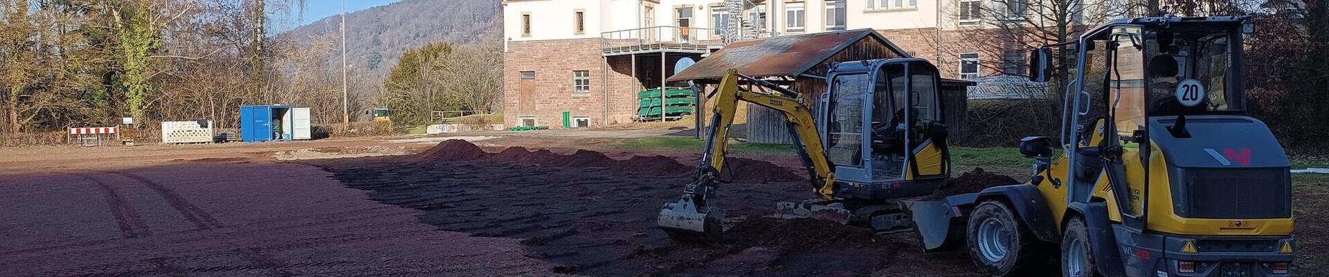 Bagger beginnt zu baggern 