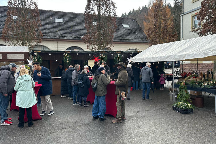 Am Adventsmarkt 2025